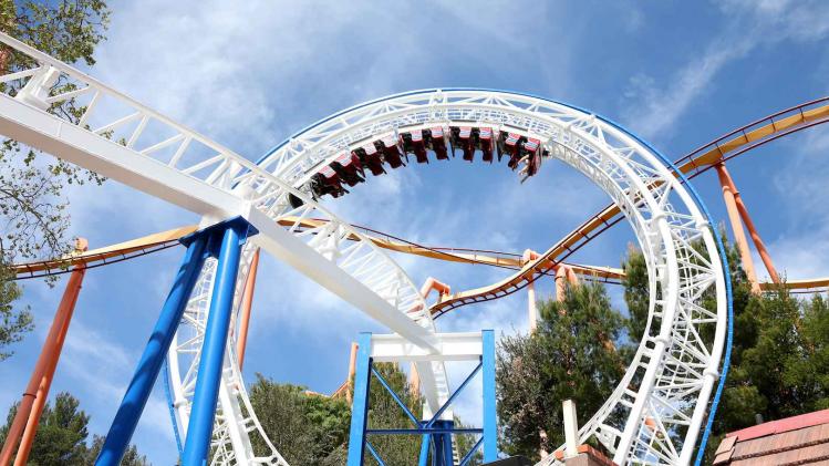 Samsung And Six Flags Debut The First Virtual Reality Coaster Powered By Samsung Gear VR At Six Flags Magic Mountain