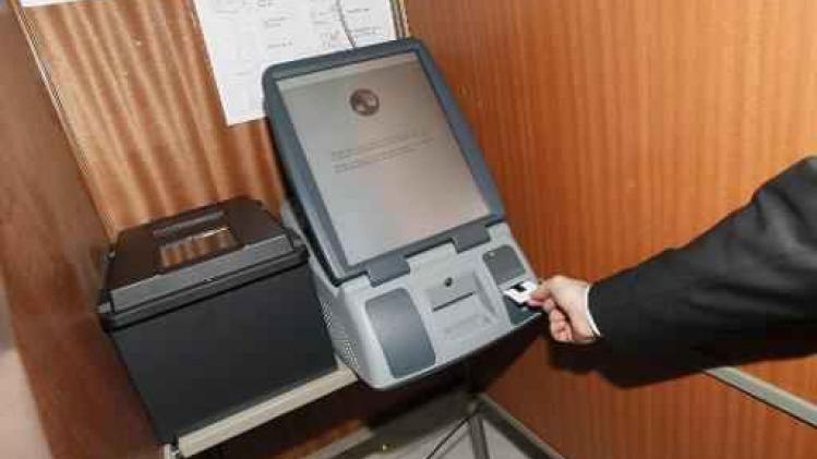 Brussel stemt voortaan elektronisch met papieren bewijs