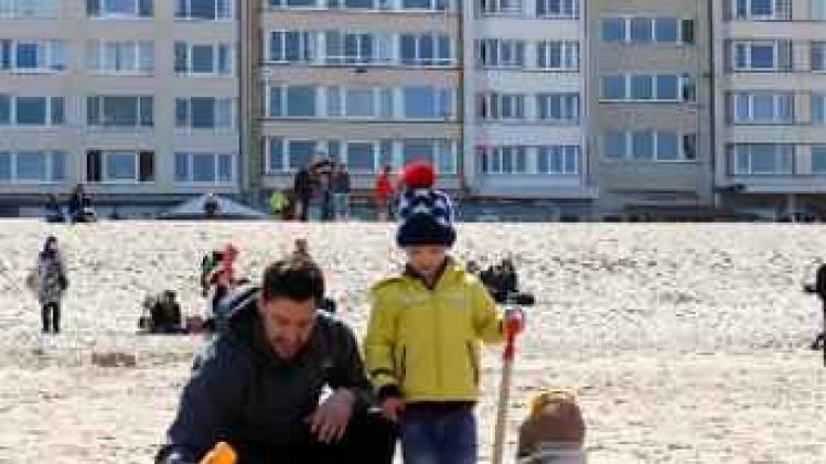 Prijs voor appartement op zeedijk stijgt voor het eerst in drie jaar