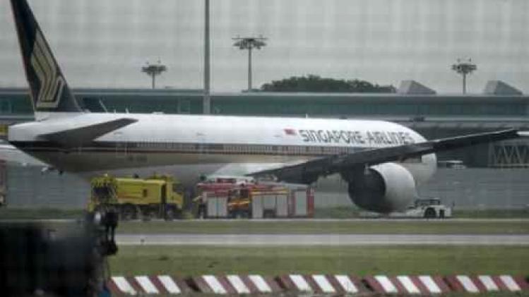 Vliegtuig van Singapore Airlines vliegt in brand na noodlanding