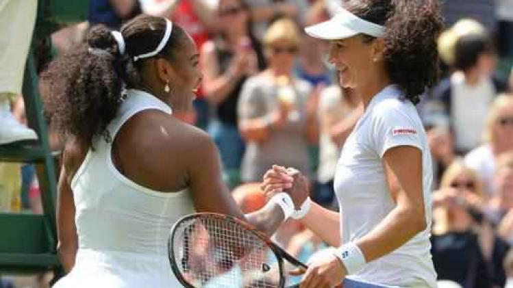 Titelverdedigster Serena Williams neemt vlot eerste horde
