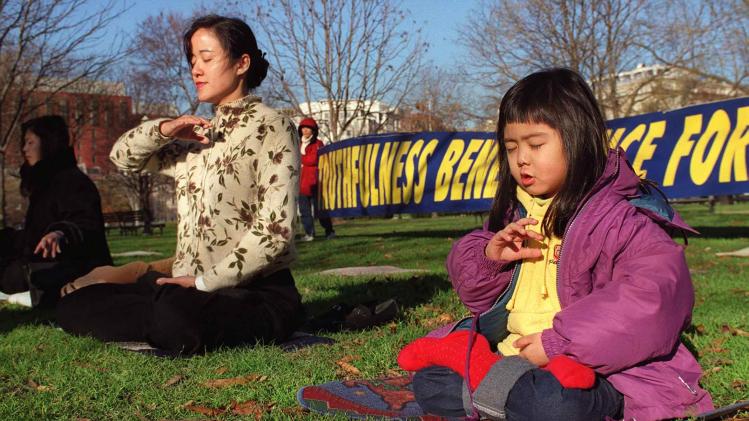 US-FALUN GONG-MEDITATION