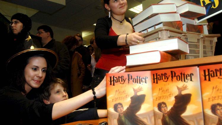 Hungarian edition of 'Harry Potter and the Deathly Hallows' released