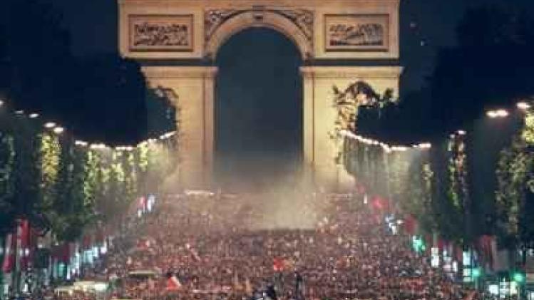 EK 2016 - Zondagavond 3.400 agenten op Champs-Elysées