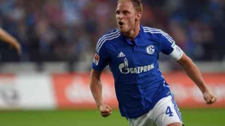 Schalke 04 zonder aanvoerder Höwedes naar Londen
