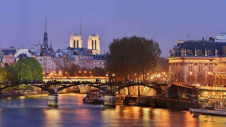 Pont_des_Arts,_Paris