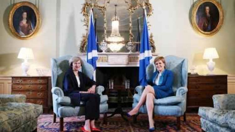 May wil violen stemmen met Schotland voor start Brexit-onderhandelingen met EU