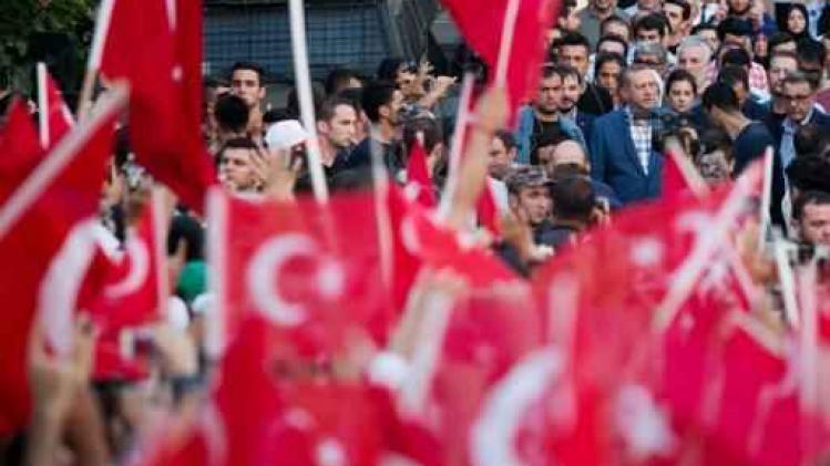 Couppoging Turkije - Erdogan noemt doodstraf voer voor parlementair debat