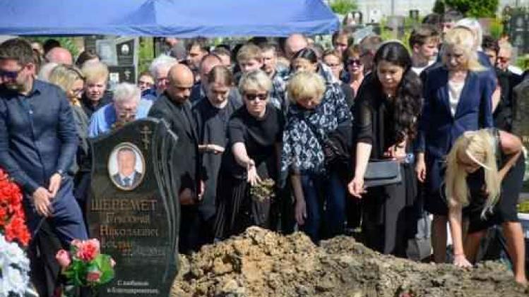 Duizenden mensen op begrafenis van journalist die werd gedood bij bomaanslag in Kiev