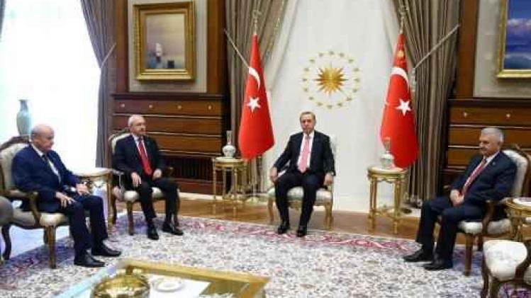 Couppoging Turkije - Turkse regering wil met oppositie nieuwe grondwet uitwerken