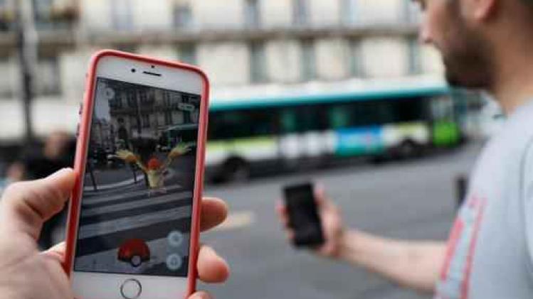 Politie moet Antwerpse Kammenstraat afsluiten na overrompeling door Pokémon-jagers