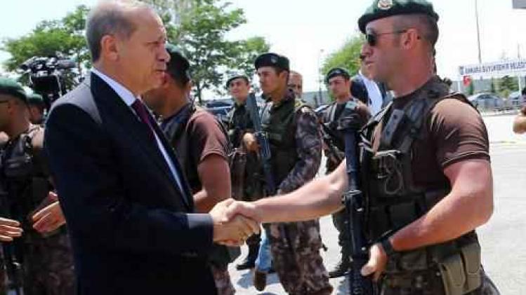 Couppoging Turkije - Meer dan duizend Turkse soldaten per decreet oneervol ontslagen