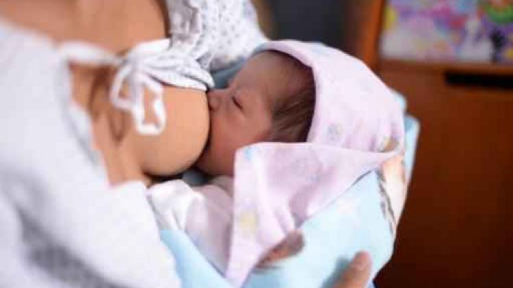 Hoge Gezondheidsraad raadt borstvoeding aan voor alle pasgeborenen