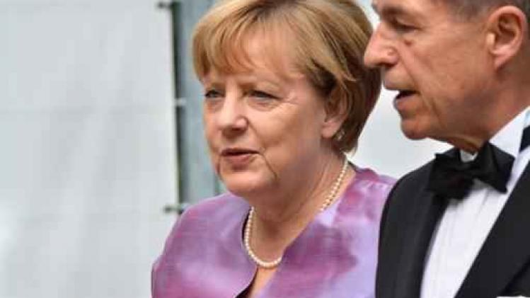 Publieke steun voor Merkel keldert na gewelddadige aanslagen in Duitsland