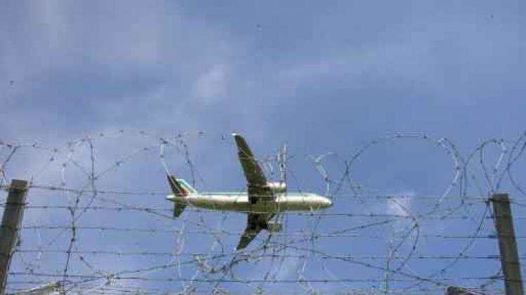Chaos op luchthaven van Bergamo na crashlanding vrachtvliegtuig