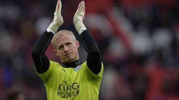 Premier League - Kasper Schmeichel blijft Leicester City trouw