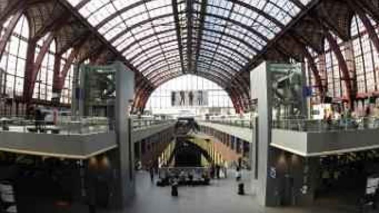 Verdacht pakket in Antwerpen-Centraal blijkt vergeten koffer