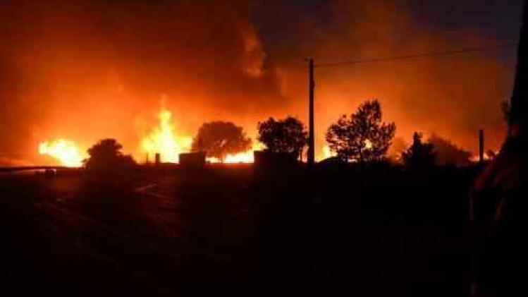 Brandweer krijgt zware brand ten noorden van Marseille niet onder controle
