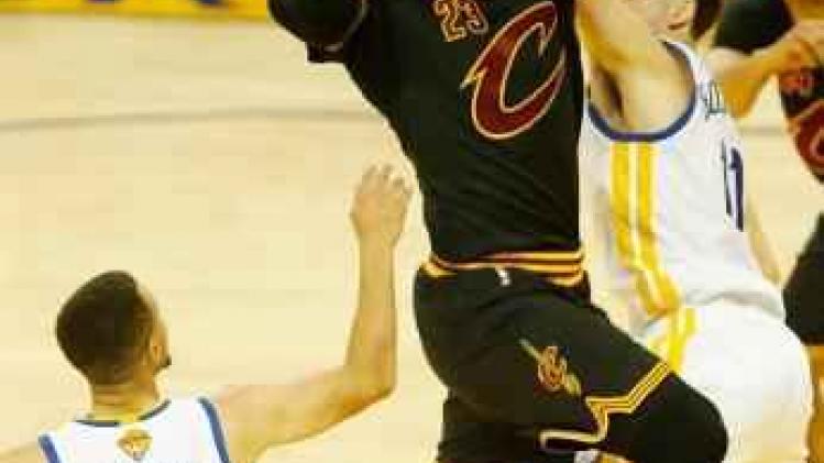 LeBron James blijft voor 100 miljoen dollar Cleveland Cavaliers trouw