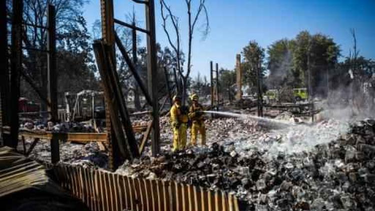 Duizenden mensen moeten huizen ontvluchten door bosbranden in Californië