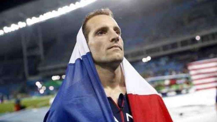 OS 2016 - Renaud Lavillenie opnieuw uitgefloten tijdens medailleceremonie