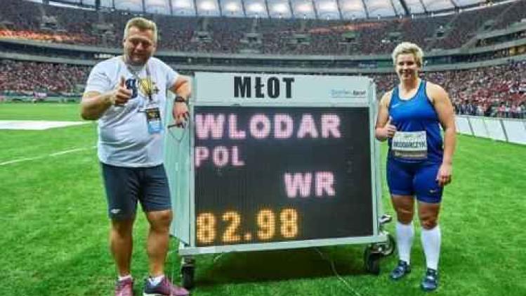 Poolse Anita Wlodarczyk verbetert haar wereldrecord hamerslingeren al opnieuw