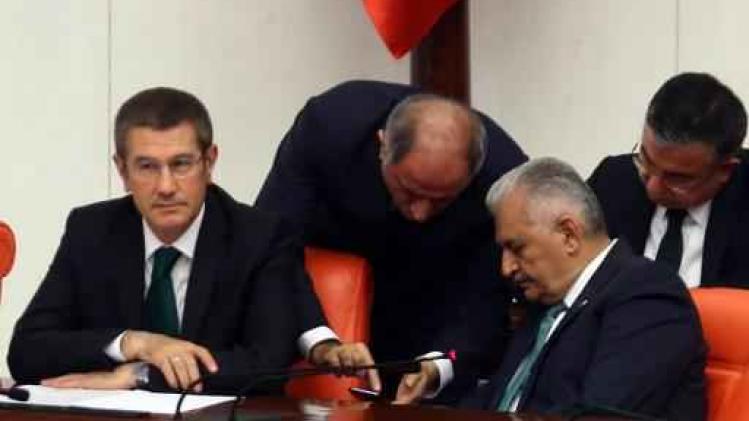 Turkse minister van Binnenlandse Zaken neemt ontslag