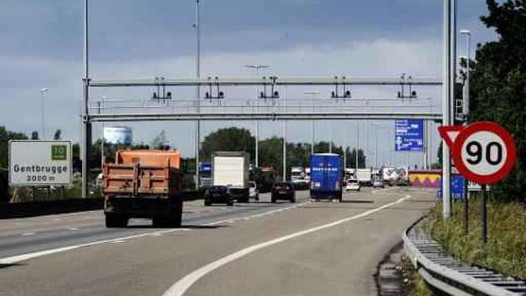 Urenlange verkeershinder na ongeval op viaduct E17 in Gentbrugge