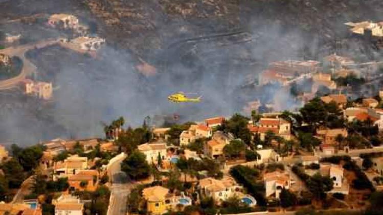 Zowat 1.400 mensen geëvacueerd vanwege hevige bosbranden aan Costa Blanca
