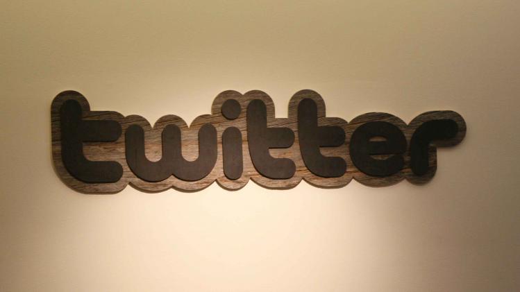 Twitter looks to weave into more mobile apps
