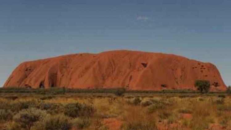 Drie toeristen moeten gered worden van Australische rotsformatie Uluru