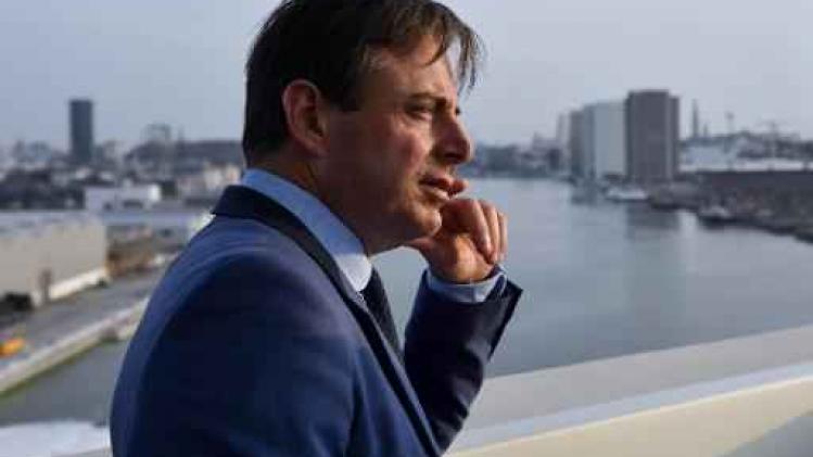De Wever barst in tranen uit tijdens openhartig interview
