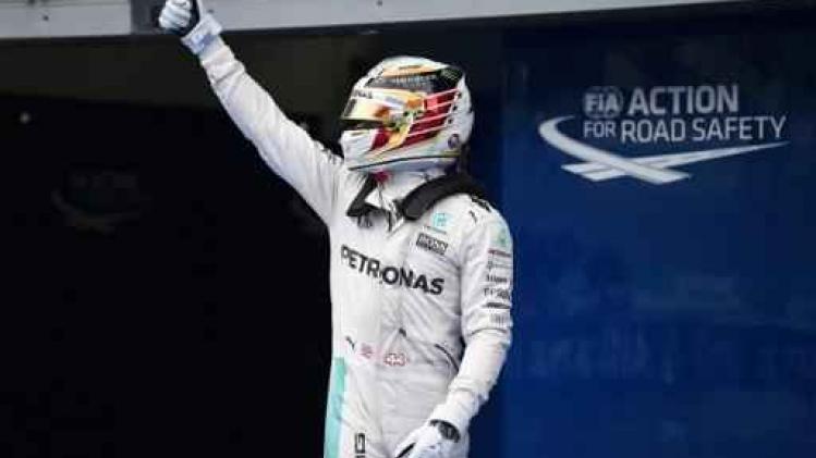 Lewis Hamilton pakt poleposition in Maleisië