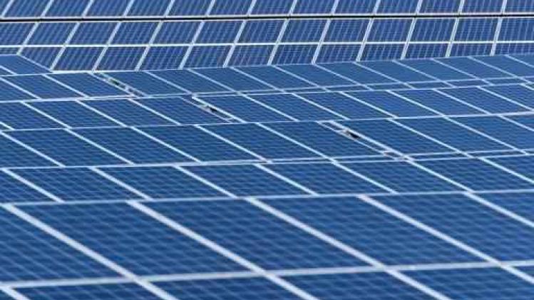 Eigenaars van zonnepanelen krijgen jaar uitstel voor betalen netvergoeding in Wallonië