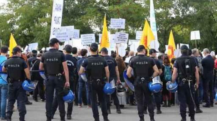 Ankara stuurt meer dan 12.000 politieagenten de laan uit