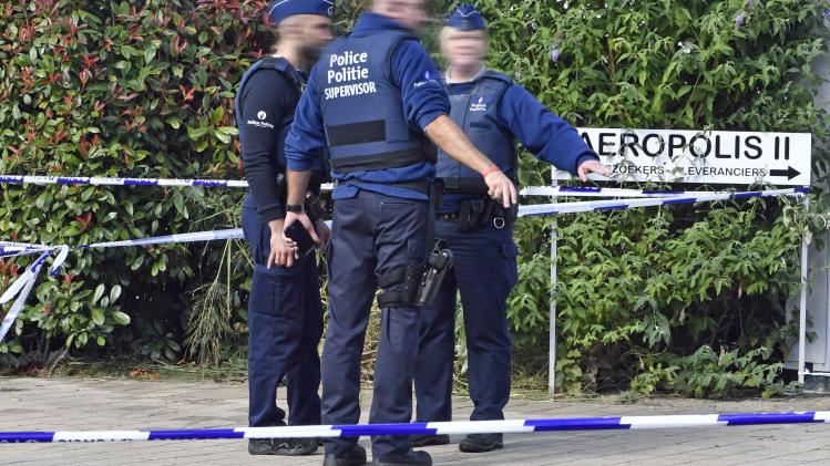 BRUSSELS SCENE STABBING POLICEMEN