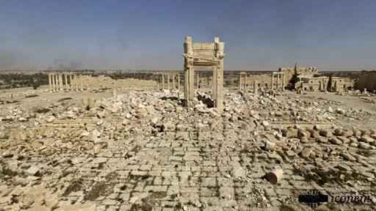 Replica's van door IS vernielde kunstschatten te zien in Colosseum