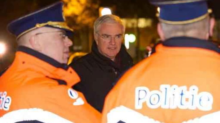 Gouverneur Decaluwé wil betaalmodel voor politie-inzet grote evenementen