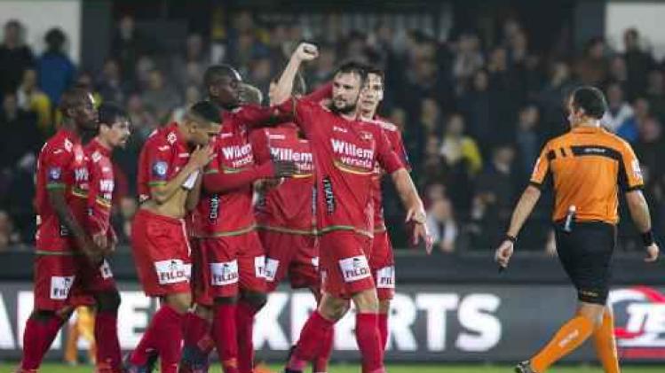 Jupiler Pro League - Thuisnederlaag tegen Oostende brengt Leekens in zware problemen bij Lokeren