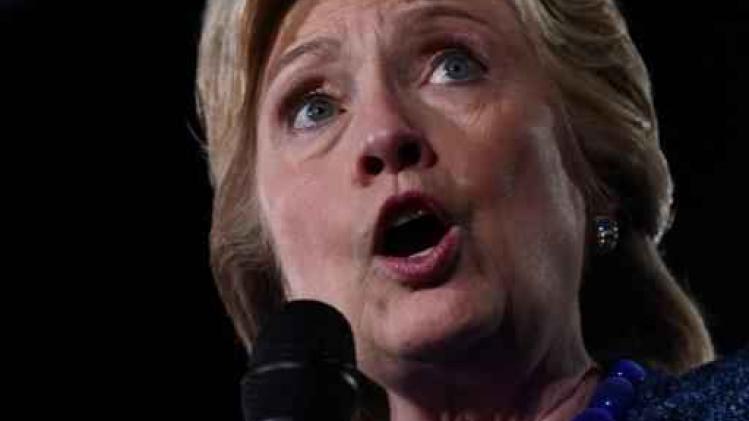 Clinton vraagt FBI alle informatie vrij te geven over onderzoek naar haar e-mails