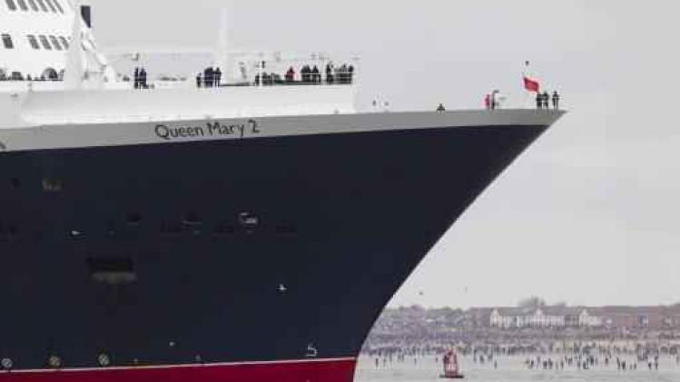 Gerenoveerde Queen Mary 2 meert aan in Zeebrugge