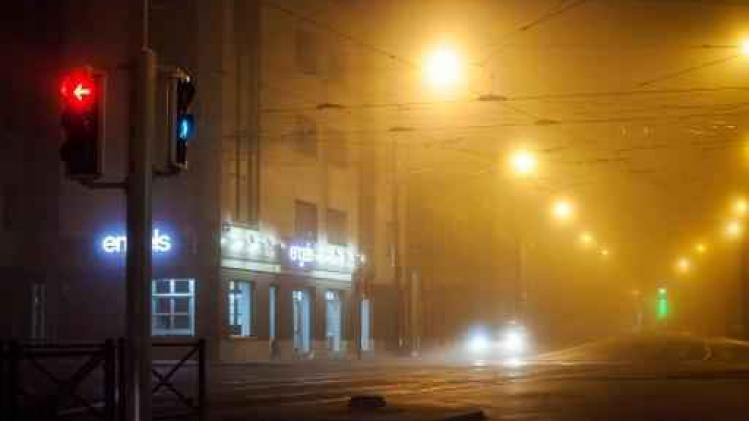 Opletten voor gladde wegen door nachtvorst en aanvriezende mist