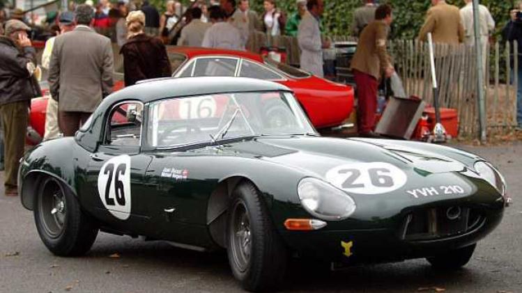 24B83AFD00000578-2911616-Sold_This_Lightweight_E_Type_Jaguar_one_of_just_11_still_in_exis-a-3_1421330903251