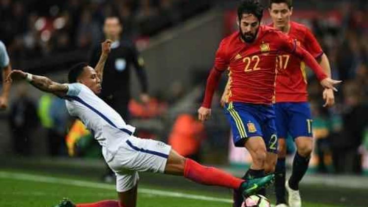 Spanje wendt nederlaag tegen Engeland in slotfase af