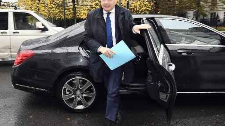 Minister Reynders herhaalt niet betrokken te zijn in Kazachgate