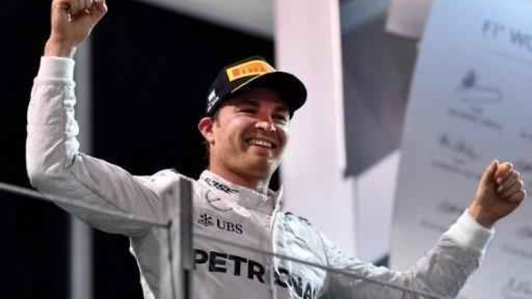 Nico Rosberg blij met wereldtitel na zenuwslopende race