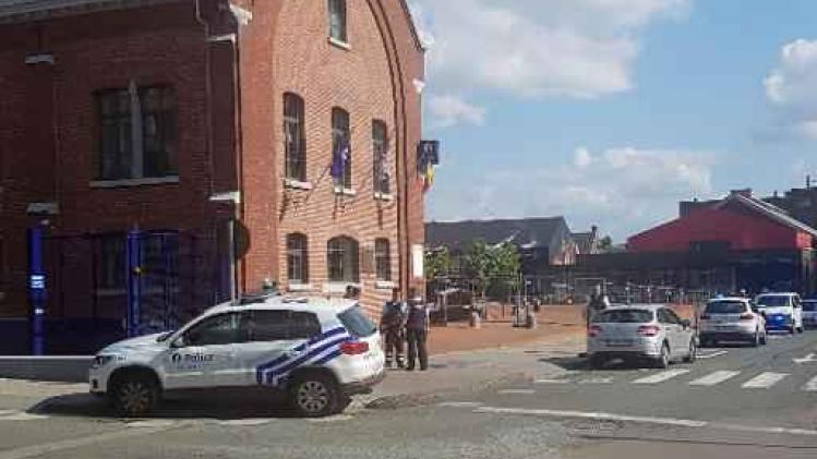 Agentes neergestoken in Charleroi: Twee van de zes verdachten aangehouden