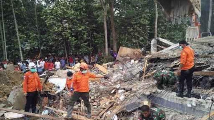Minstens 25 doden bij aardbeving in Indonesië