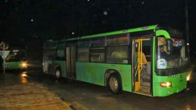 Evacuatiebussen in Aleppo nemen positie in