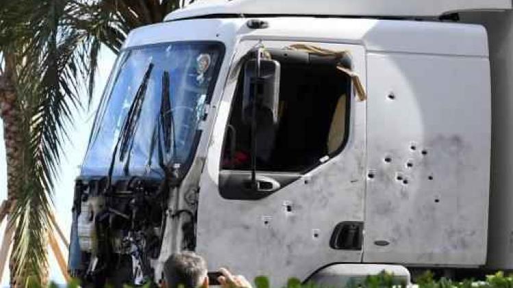 Drie verdachten van aanslagen in Nice naar Parijs overgebracht